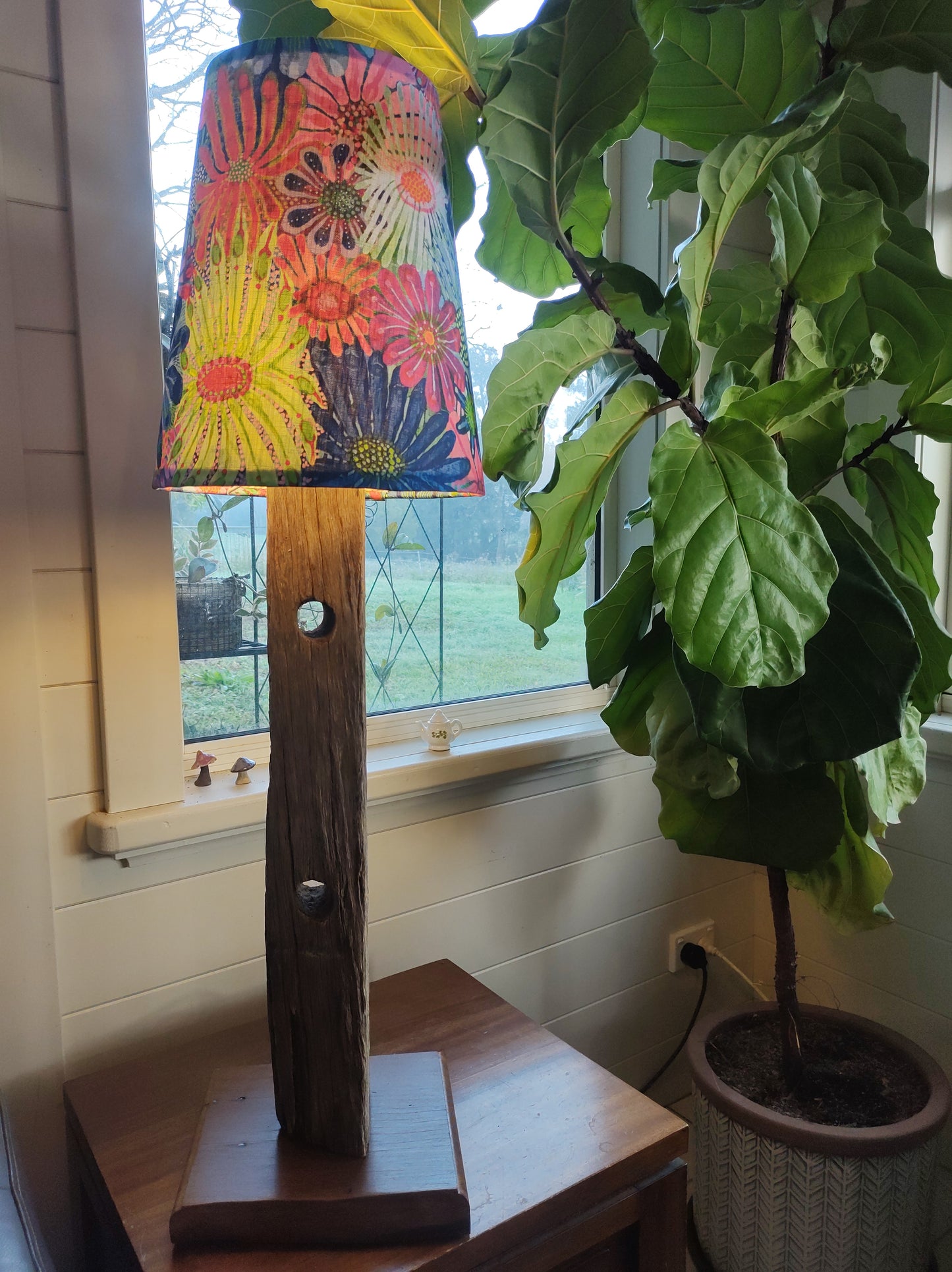 Floor lamp - 1/2 height fence post