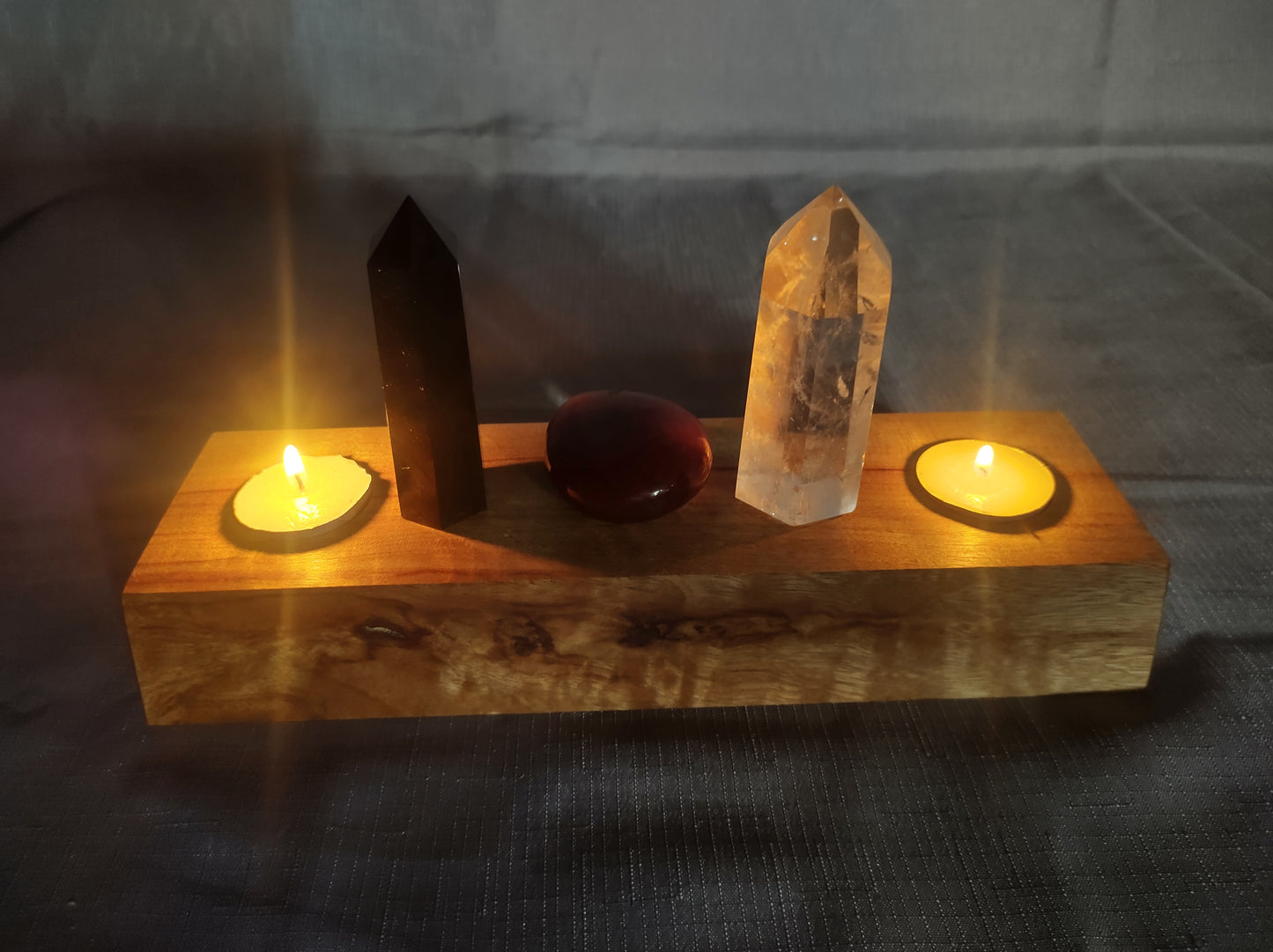 2 Tea lights with display area.