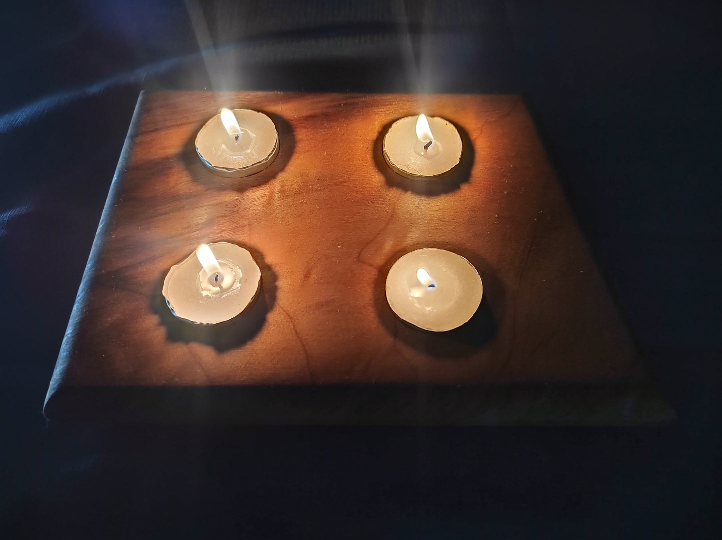 4 Tea lights - Random shape.