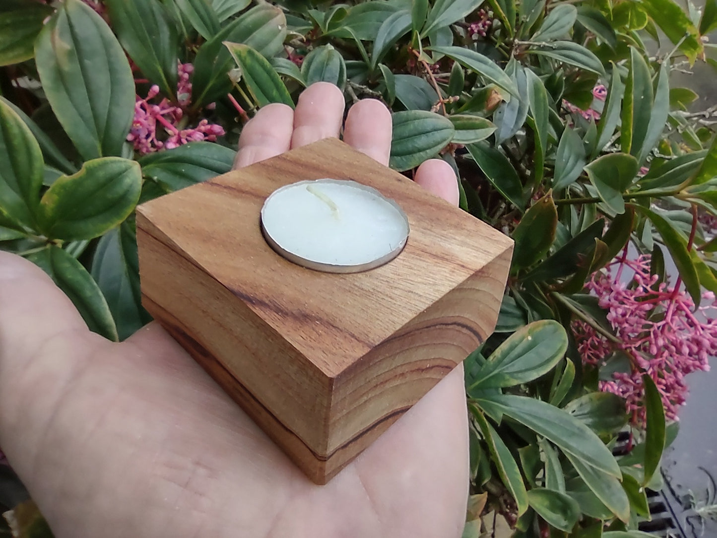 Single Tea light, square.